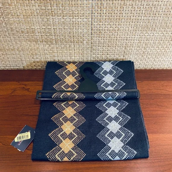 🌟2xHP🌟NWT Gray/Blue Argyle Fine Knit Wool Blend Scarf by Roundtree & York - Picture 2 of 8